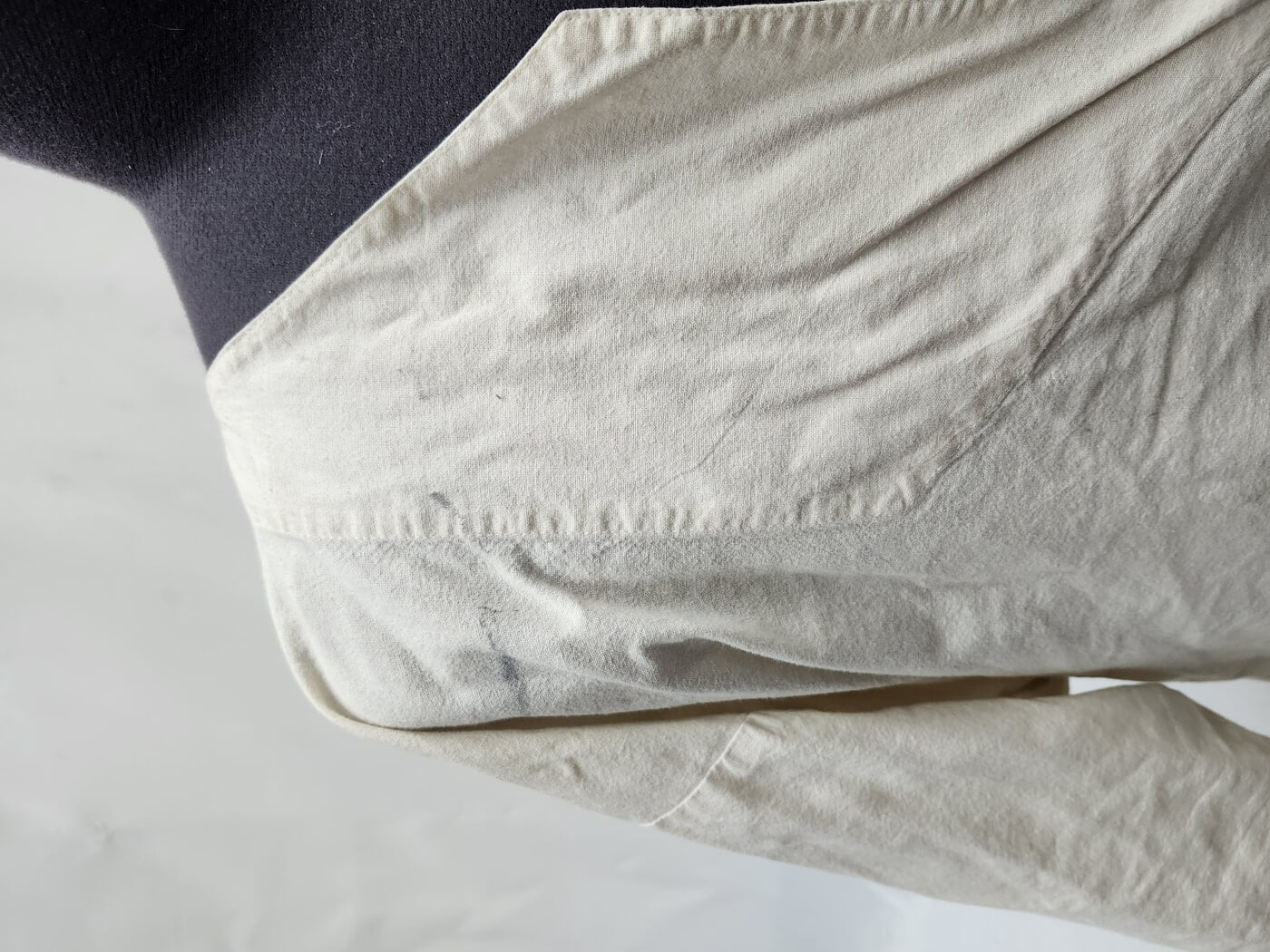 Cream Cotton Shirt w/Shortened Sleeves Cream Cotton Shirt w/Shortened Sleeves